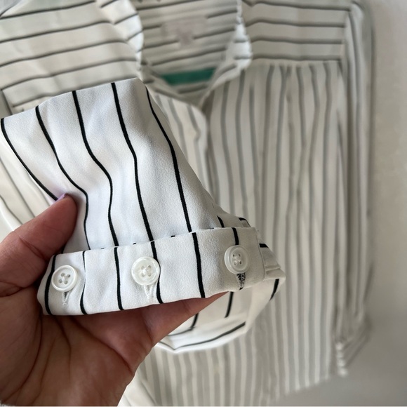 ⭐️14th & Union Black and white Button Down Blouse - Picture 2 of 6